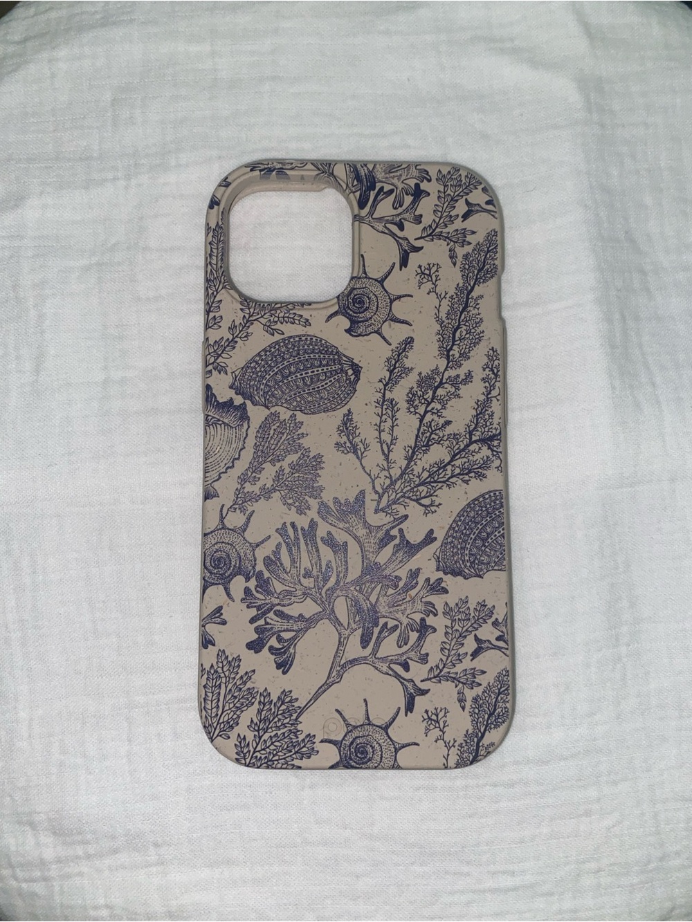 IPhone 15 Pela Case - Neutral Beige Floral Seashell